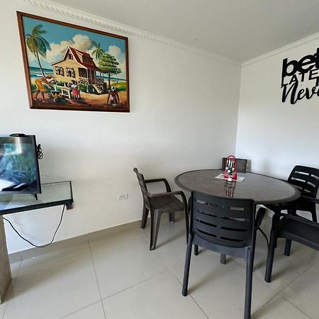 Sea Life Apartamentos En Via Principal Centro Y San Luis San Andres  Exterior photo
